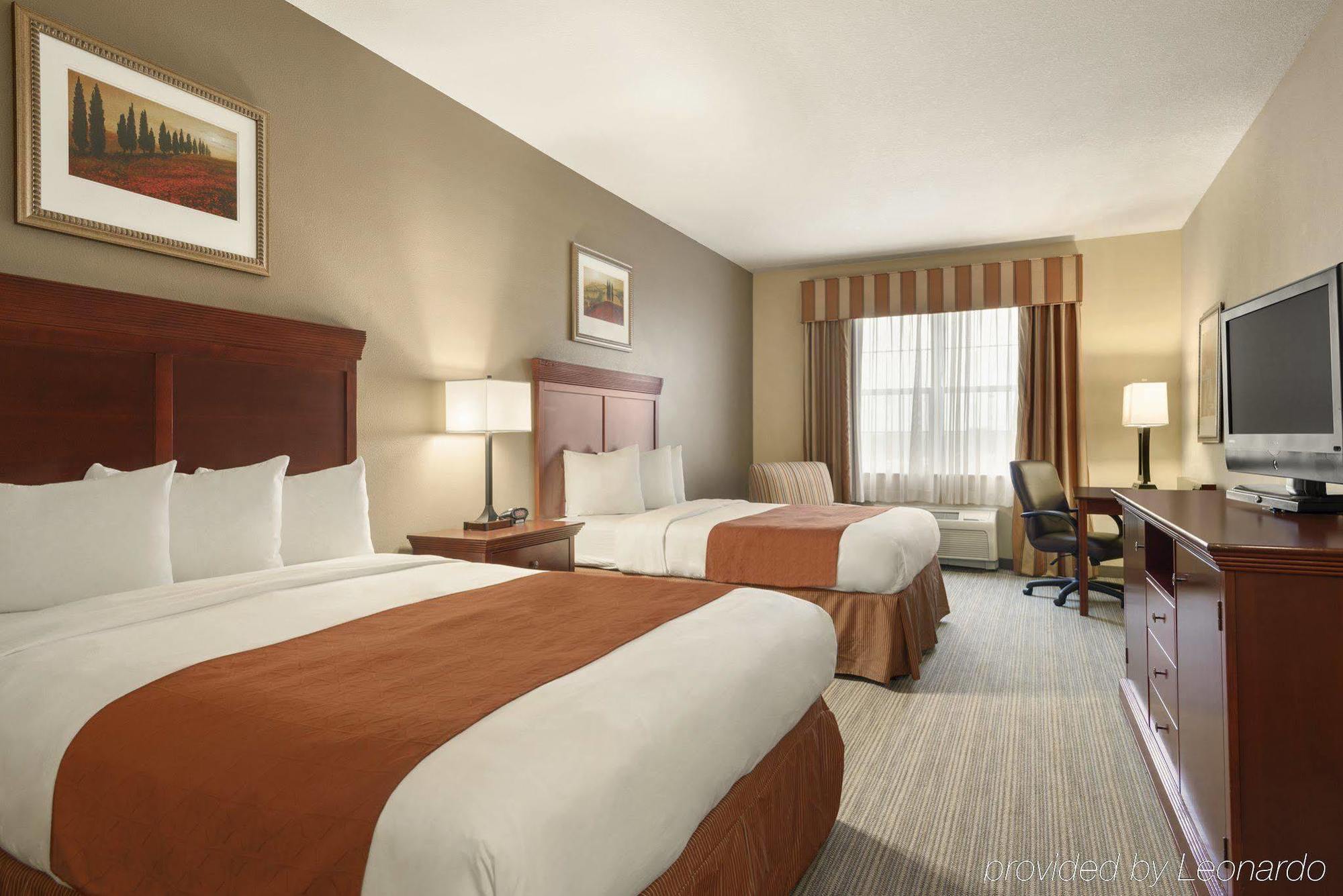 Seffner Inn And Suites Exterior photo