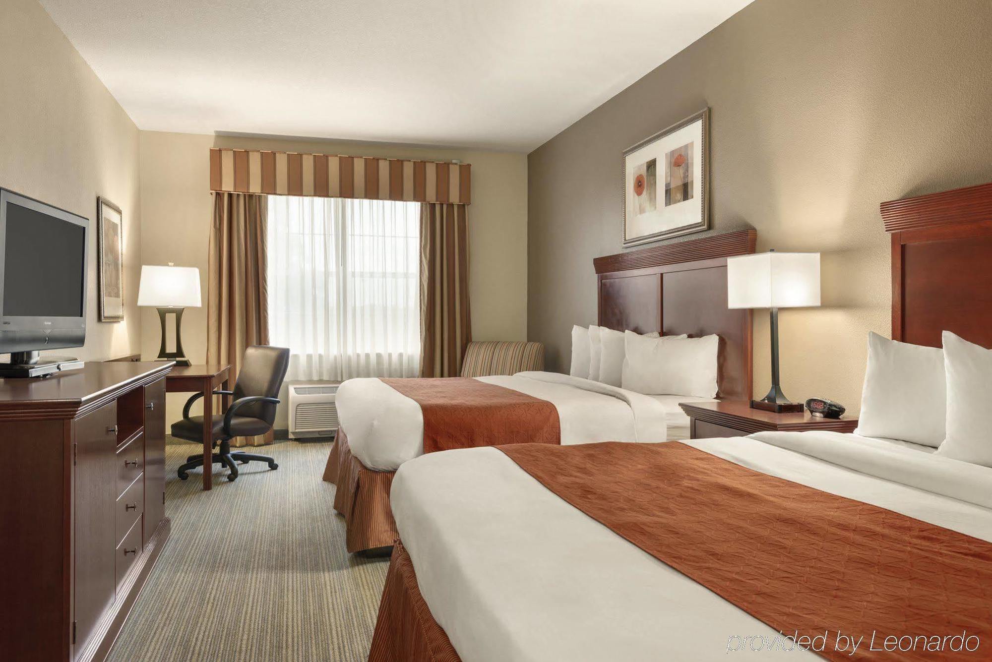 Seffner Inn And Suites Exterior photo