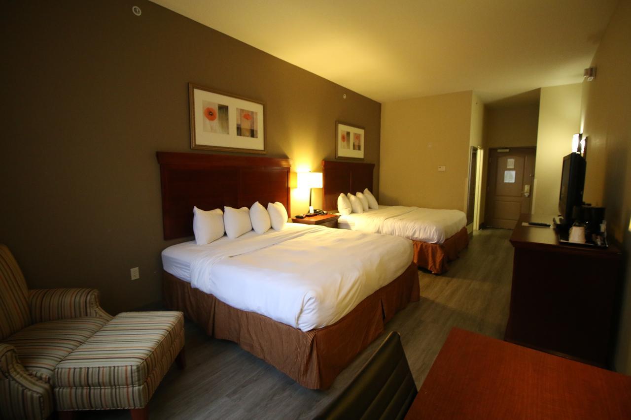 Seffner Inn And Suites Exterior photo